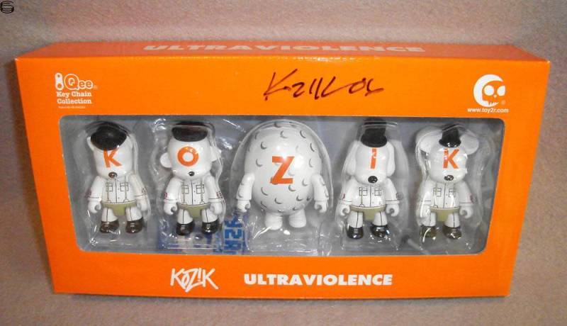 Ultraviolence Qee 06 by Frank Kozik | DogStreets