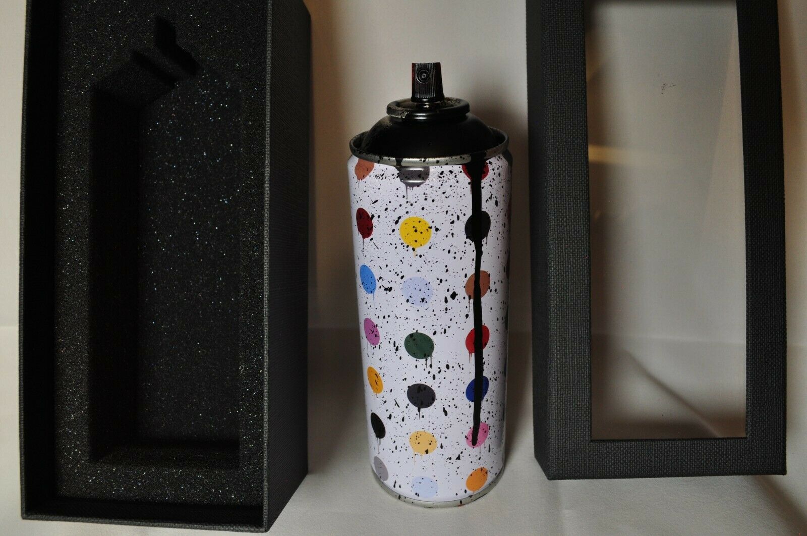 Spray Can - Hirst Dots